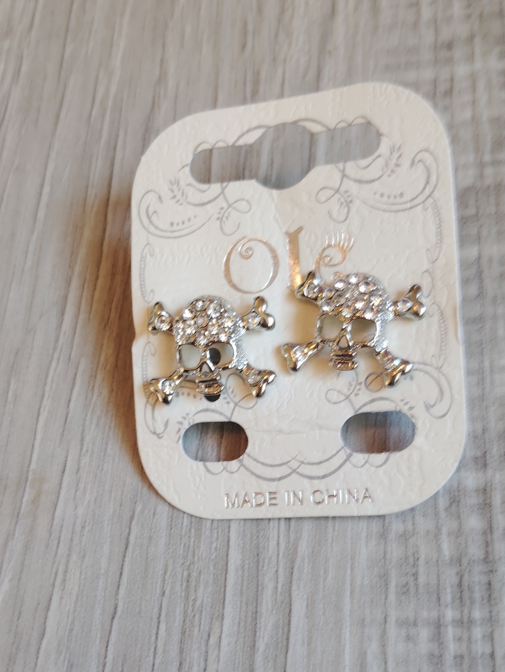 Source Unknown Silver Rhinestone Skull & Crossbones Stud Earrings